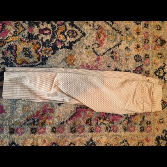 Capri Stretch Pants - Picture 5 of 13